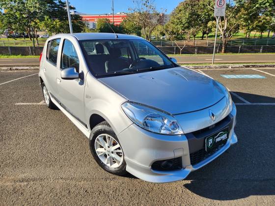 RENAULT SANDERO 1.0 EXPRESSION 16V FLEX 4P MANUAL RENAULT SANDERO 1.0 EXPRESSION 16V FLEX 4P MANUAL